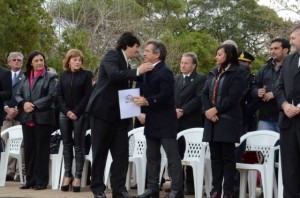 Afectuoso saludo del Intendente Martínez al Gobernador entrerriano.