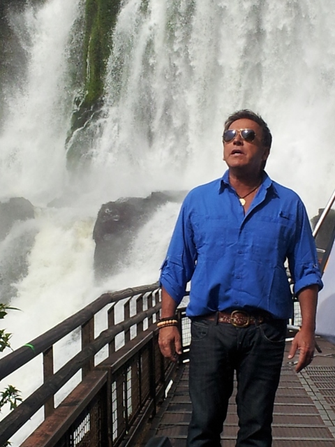 Ricardo Montaner Estren Su Videoclip Time Filmado En Cataratas