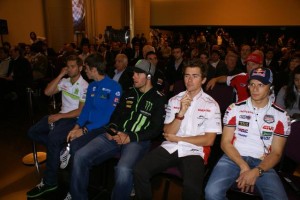 Los pilotos que harán los test oficiales en Argentina durante la conferencia de prensa.