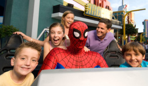 Póngase los anteojos Spider-Vision de tercera dimensión y sienta la adrenalina subir en este juego mecánico tridimensional de alta tecnología, que lo dejará con el corazón acelerado.