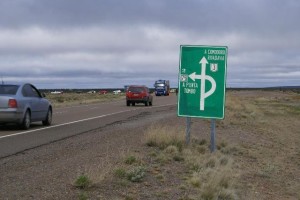 Se puede llegar por RN 3, todo asfalto, empalmando con la Ruta Provincial Nro.75 por 20 km., Y retomando la Ruta provincial Nº 1, hasta llegar a la Reserva.