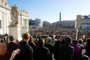 La plaza San Pedro se encontró colmada de fieles en la audiencia general del 6 de noviembre 2013.