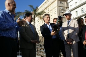 Rodríguez Larreta, Maurice Closs, Mauricio Macri y Bernard Weber. El jefe de Gobierno de Bs As recibió un mate de manos del Gobernador Closs.