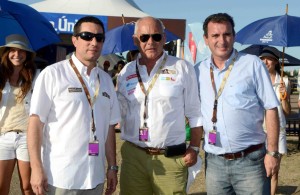 Espina, Meyer y Gobernador Pérez en el paso del Dakar en Mendoza.
