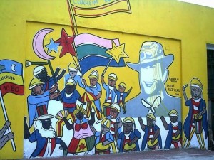 Carlos Páez Vilaró considera que la pintura mural es el arte ensamblado al corazón del pueblo, el color que pone alegría vistiendo el cuerpo de la calle.