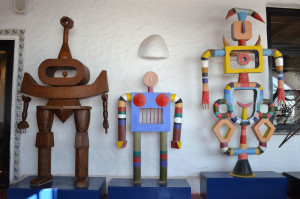 Carlos Páez Vilaró entró al universo de la escultura liberado de ataduras a ritmos y proporciones.