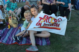 La familia y muchos jóvenes en el cierre de temporada.