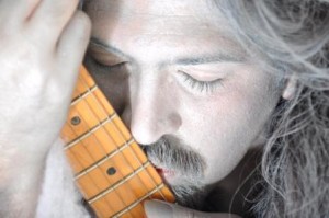 El guitarrista Maycown Reichembach.