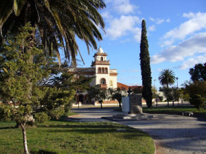 Plaza principal de Médanos.