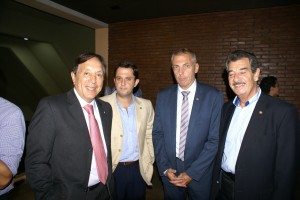 El presidente de la CAT, Oscar Ghezzi junto a integrantes de FEHGRA.