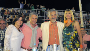 Gobernador de San Luis, Claudio Poggi y señora, junto a Alberto Rodríguez Saá quien disfruta del Carnaval junto a su pareja, Delfina Frers, en uno de los palcos ubicados en el sector central.