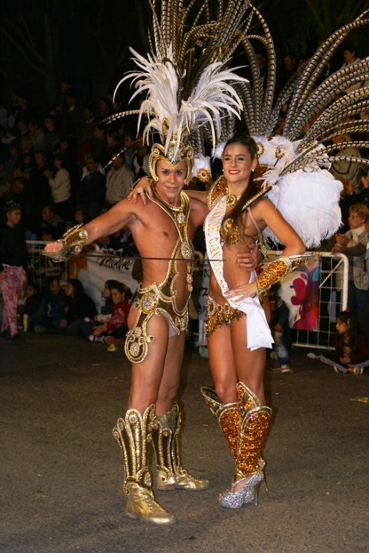 La Reina 2014 del carnaval de Gualeguychú presente en Bolívar.