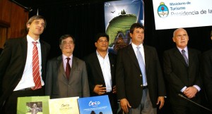 El presidente del Instituto de Turismo del Chaco, Ignacio Saife_ acompaño entre otras autoridades el lanzamiento del evento en Mintur.