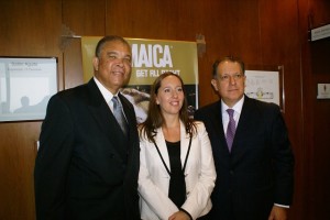 Donnie Dawson, Yanina Nuñez y Alex Pace en la presentación en Bs As.