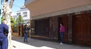 El domicilio en cuestión está ubicado en la calle Membrillar 531, dentro del barrio porteño de Flores, en donde el Sumo Pontífice pasó gran parte de su infancia y también de su adolescencia.