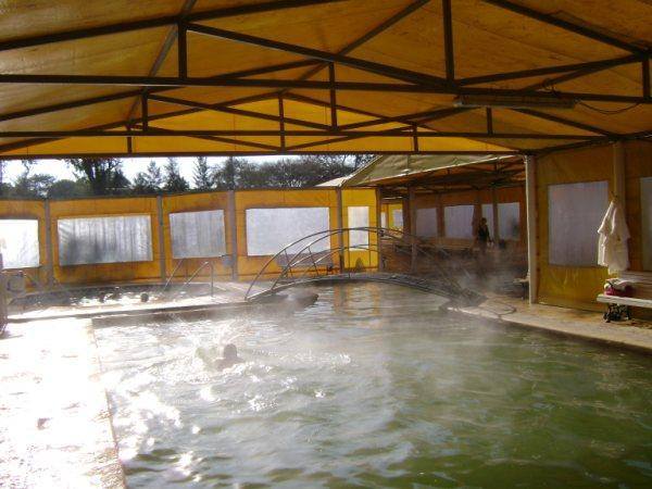 Pesca y termas en La Paz.