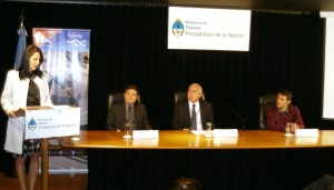 Marcelo Echazú, Enrique Meyer y Daniel Catania en la presentación en Mintur Nación de “Ushuaia Loppet”.