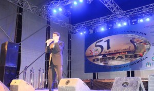 Miguel Angel Cerutti sobre el escenario.