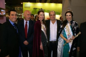 Javier-Espina, Pte-CFT_ Ministro-Meyer, Ministro Lombardi-y reinas invitadas en la apertura Expoeventos 2013.