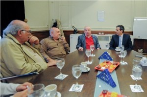 Los actores Pepe Novoa, Osvaldo Santoro, Pepe Soriano y el Ministro  Florencio Randazzo en reunión.