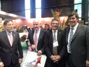 Ministro Areco con Ministro de Turismo Nacion Meyer, Pte AAVT Di Giambattista y Pte CAT Guezzi.