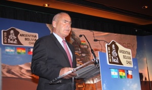 El ministro de Turismo y presidente del Instituto Nacional de Promoción Turística, Enrique Meyer encabezó la delegación argentina en el lanzamiento oficial del Rally Dakar 2015 en París, Francia.