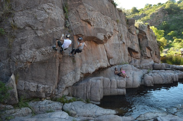 Adrenalina pura en la práctica de rappel en la Quebrada de San Lorenzo.