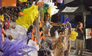 En la ciudad de Posadas miles de turistas de manera gratuita disfrutan de los Carnavales Posadeños 2015 