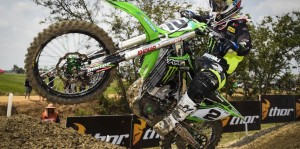 Campeonato Mundial de MotoCross y el corredor Villopoto.