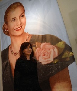 Cristina recorrió la "Muestra Evita: Embajadora de la Paz" en el Museo de Moscú