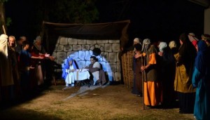 Con más de 80 vecinos en escena, se realizó el viernes por la noche la 34ª edición de las Estampas Bíblicas en el Anfiteatro municipal de esta turística localidad serrana.
