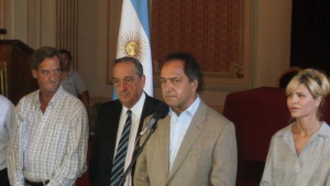 El Gobernador Scioli se reunió con el Intendnete de Tandil, Miguel Ángel Lunghi.