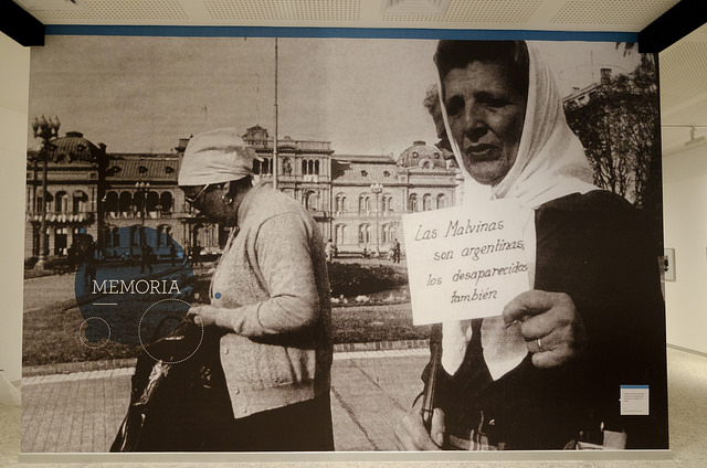 El museo tiene un sector de homenaje a las Mujeres argentinas abrazadas a Malvinas.