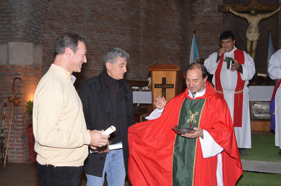Se realizó la ceremonia del Botafumeiro en la Fiesta de Santiago Apostol en Villa Gesell. El Intendnete Barreda y el Sectretario de Turismo Felice presente este fin de semana.