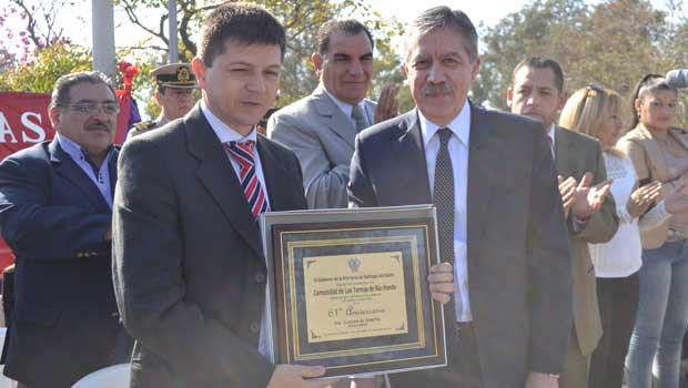 El jefe de Gabinete de Ministros de la provincia, Elías Suárez, encabezó el acto oficial para celebrar otro aniversario de la ciudad de Termas de Río Hondo.
