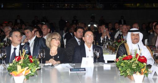 En Medellín,  el presidente colombiano, Santos da apertura a la Asamblea General de la Organización Mundial de Turismo.