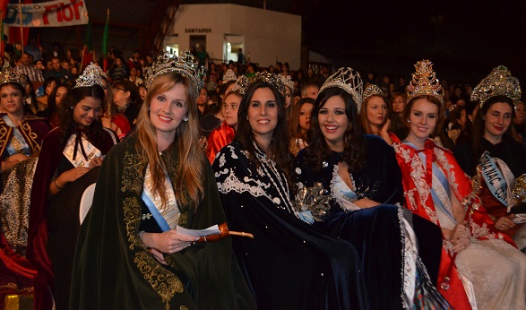 Reinas invitadas de todo el país concurren a la Fiesta del Inmigrante.