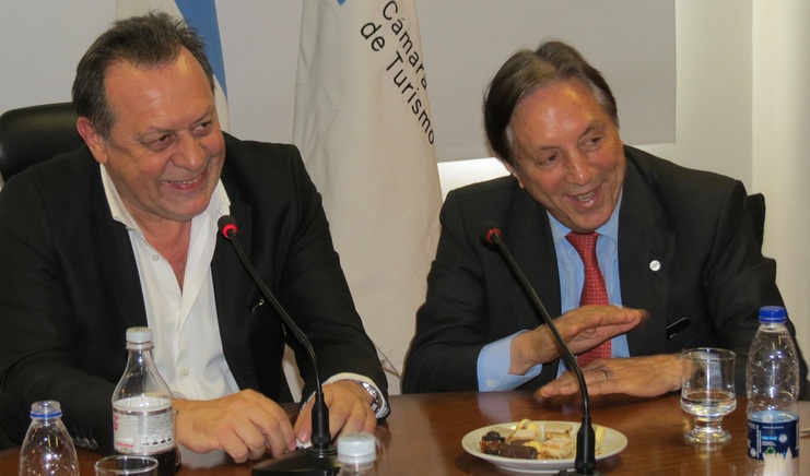 Ministro Santos y Oscar Ghezzi, presidente de CAT.