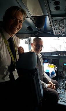 Diana Pugh, la comandante uruguaya que operó el vuelo inaugural de Sky desde Santiago a Montevideo.
