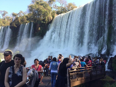 #CataratasTodoElAño fin de semana exitoso con más de 18500 visitantes para ver #cataratasmaravillosas.