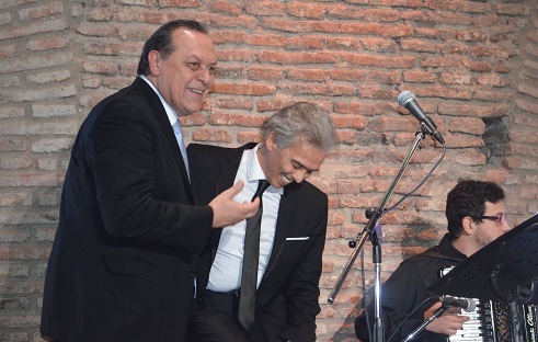 Ministro Santos y el cantante Jairo.