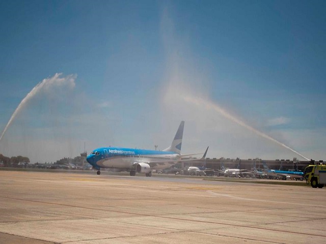 Aerolíneas Argentinas Incorporó Un Nuevo Boeing 737 800 Y Fue Recibido